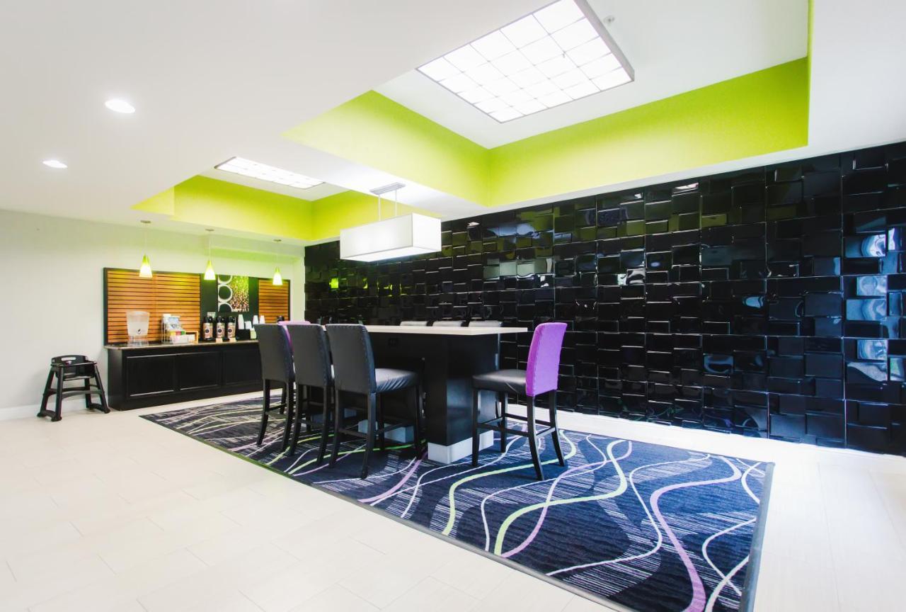 Palacio Royale Inn Signature Katy Zewnętrze zdjęcie